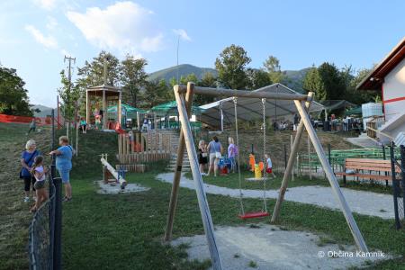 Slovesnost ob odprtju prizidka in prevzemu večnamenskega gasilskega vozila PGD Gozd (5)